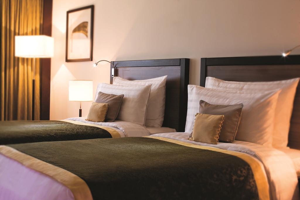 AVANI Room, Early Check-In & Late Check-Out, Rooftop Pool Access